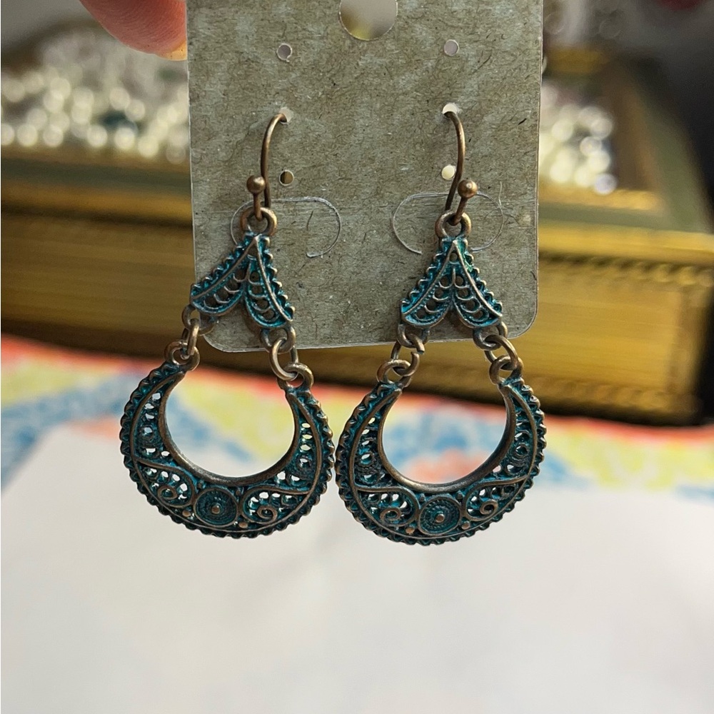 dangling earrings